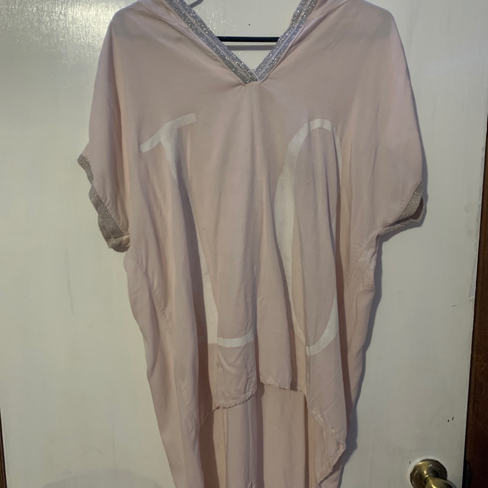 Pink “love” hooded shirt sleeve shirt